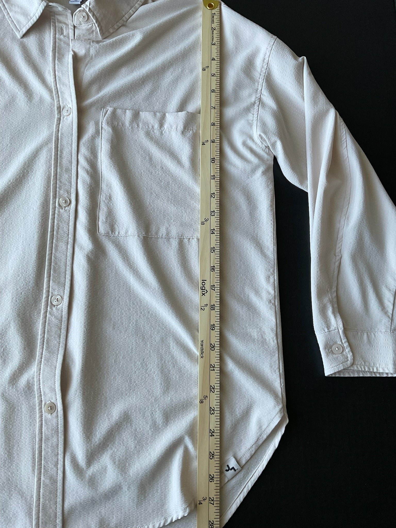 Joy Lab Women's Long Sleeve Button Up Shirt in Cream. Size Medium