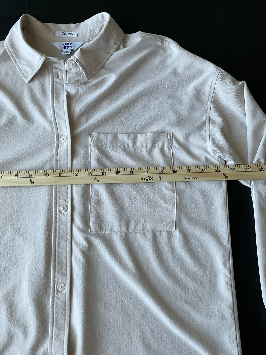 Joy Lab Women's Long Sleeve Button Up Shirt in Cream. Size Medium