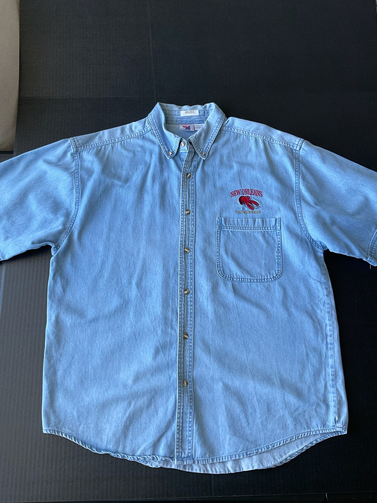 New Orleans Short Sleeve Button Up Denim Shirt. Size Large