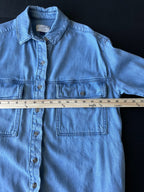 Universal Threads Women's Long Sleeve Button Up  Long Denim Shacket. Size Small