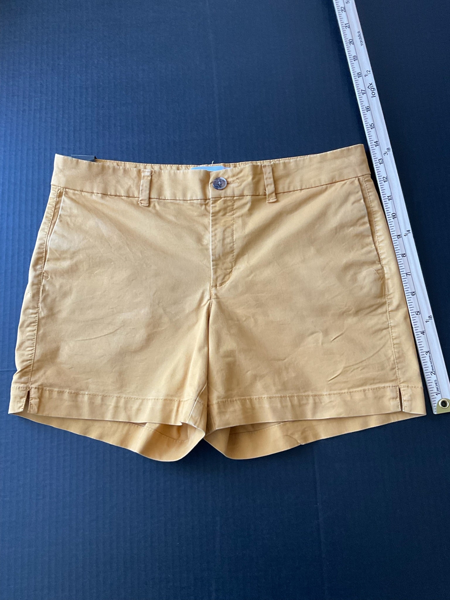 Old Navy Women's Everyday Shorts Size 8 - Yellow