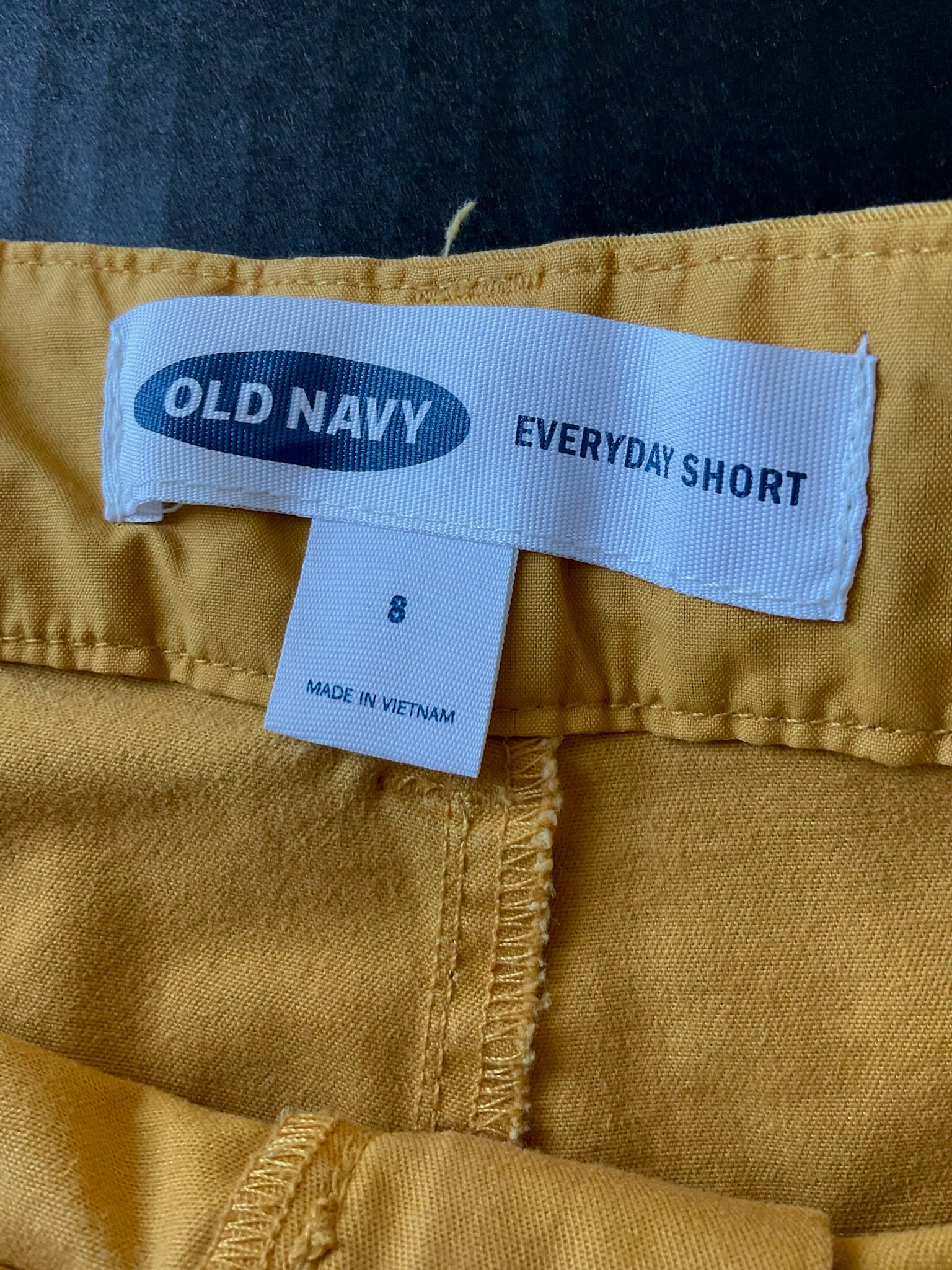 Old Navy Women's Everyday Shorts Size 8 - Yellow