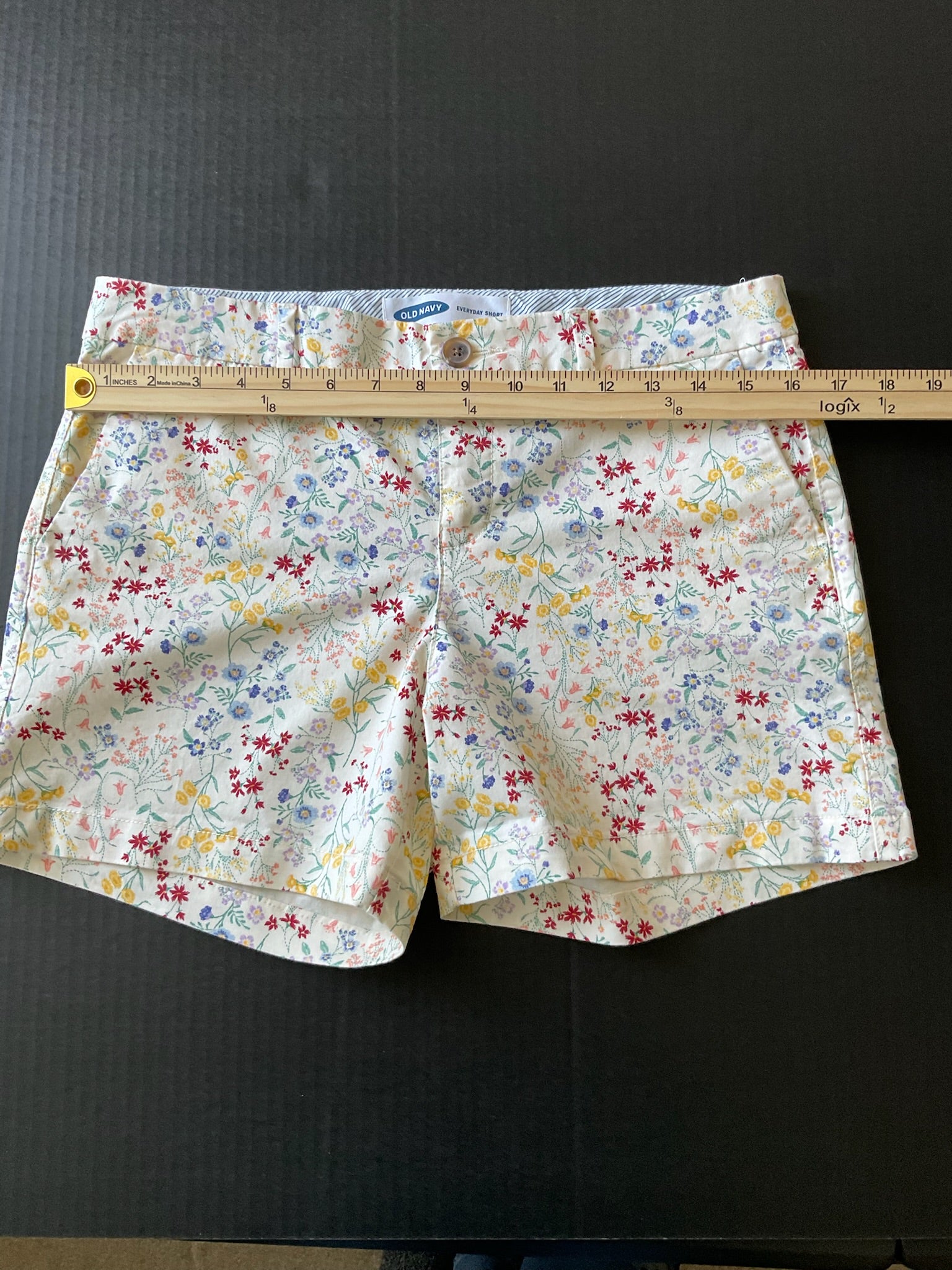 Old Navy Women's Everyday Shorts - Flower Print Size 4