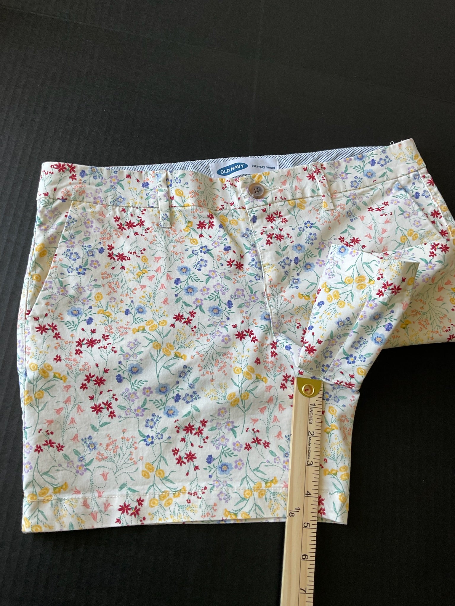 Old Navy Women's Everyday Shorts - Flower Print Size 4