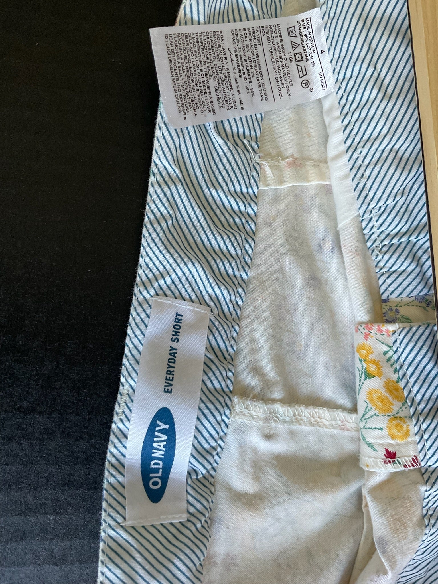 Old Navy Women's Everyday Shorts - Flower Print Size 4