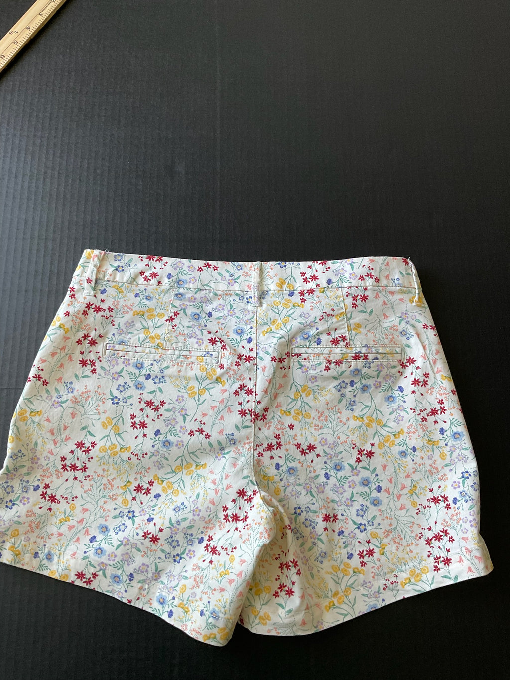 Old Navy Women's Everyday Shorts - Flower Print Size 4