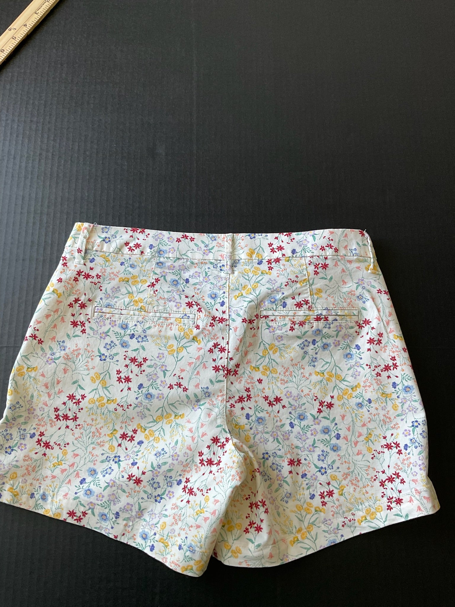Old Navy Women's Everyday Shorts - Flower Print Size 4