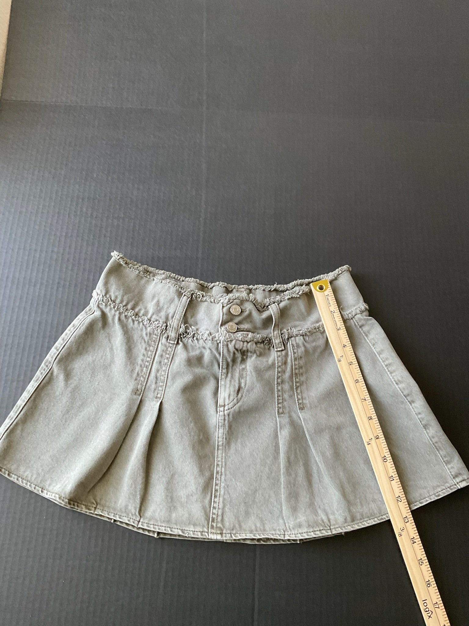 Garage Women's Olive Denim Mini Short Skirt Size P Small Casual Utility Jean