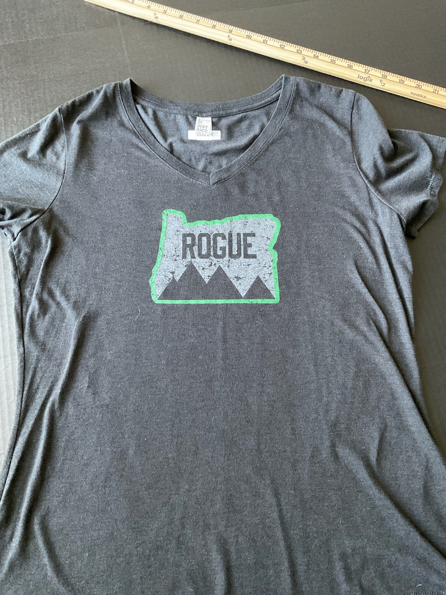 Rogue" Women's Short Sleeve V Neck Heather Black T Shirt - X Large