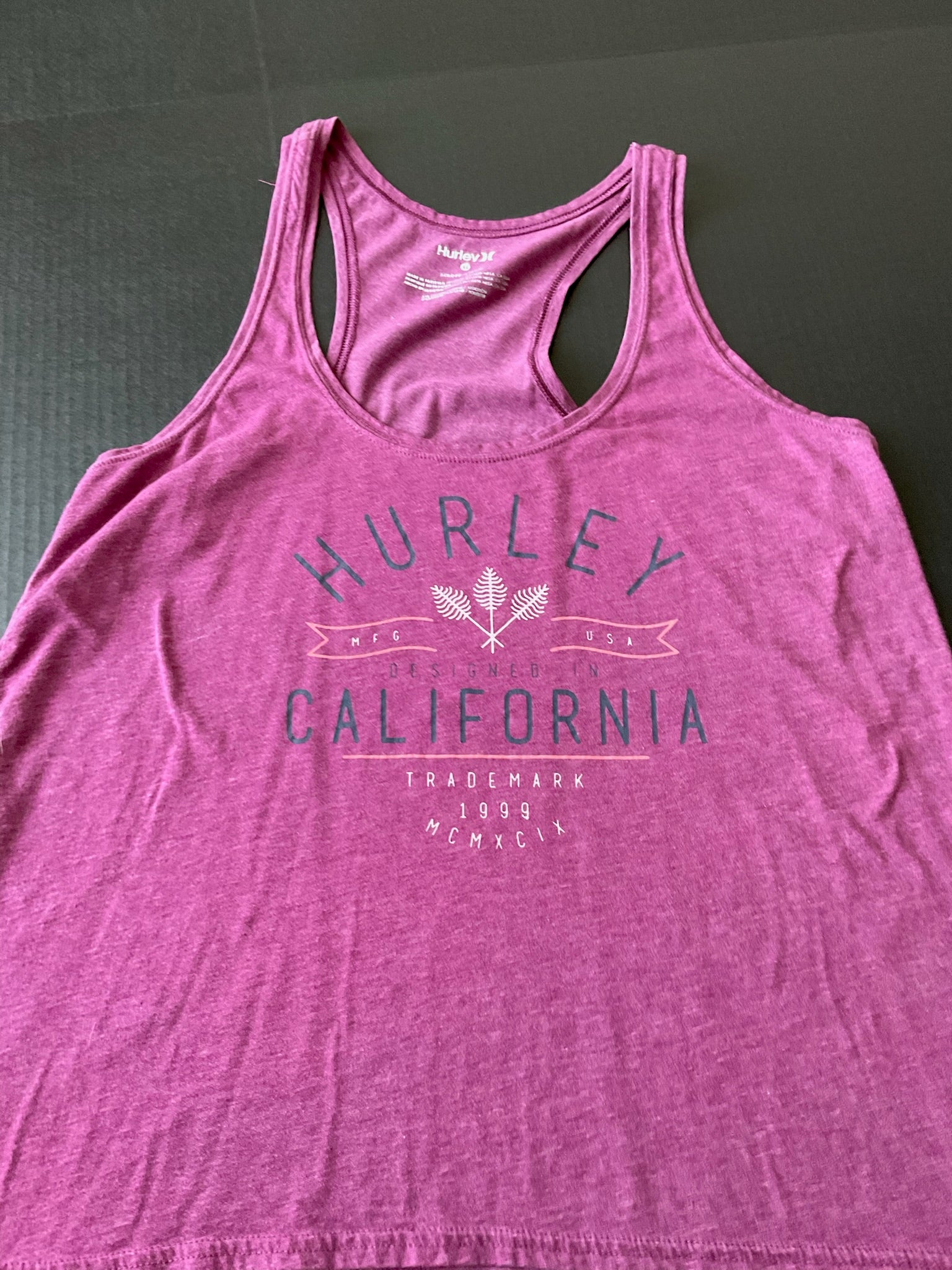 Hurley Women’s Tank Top in Burgundy (Size XL)