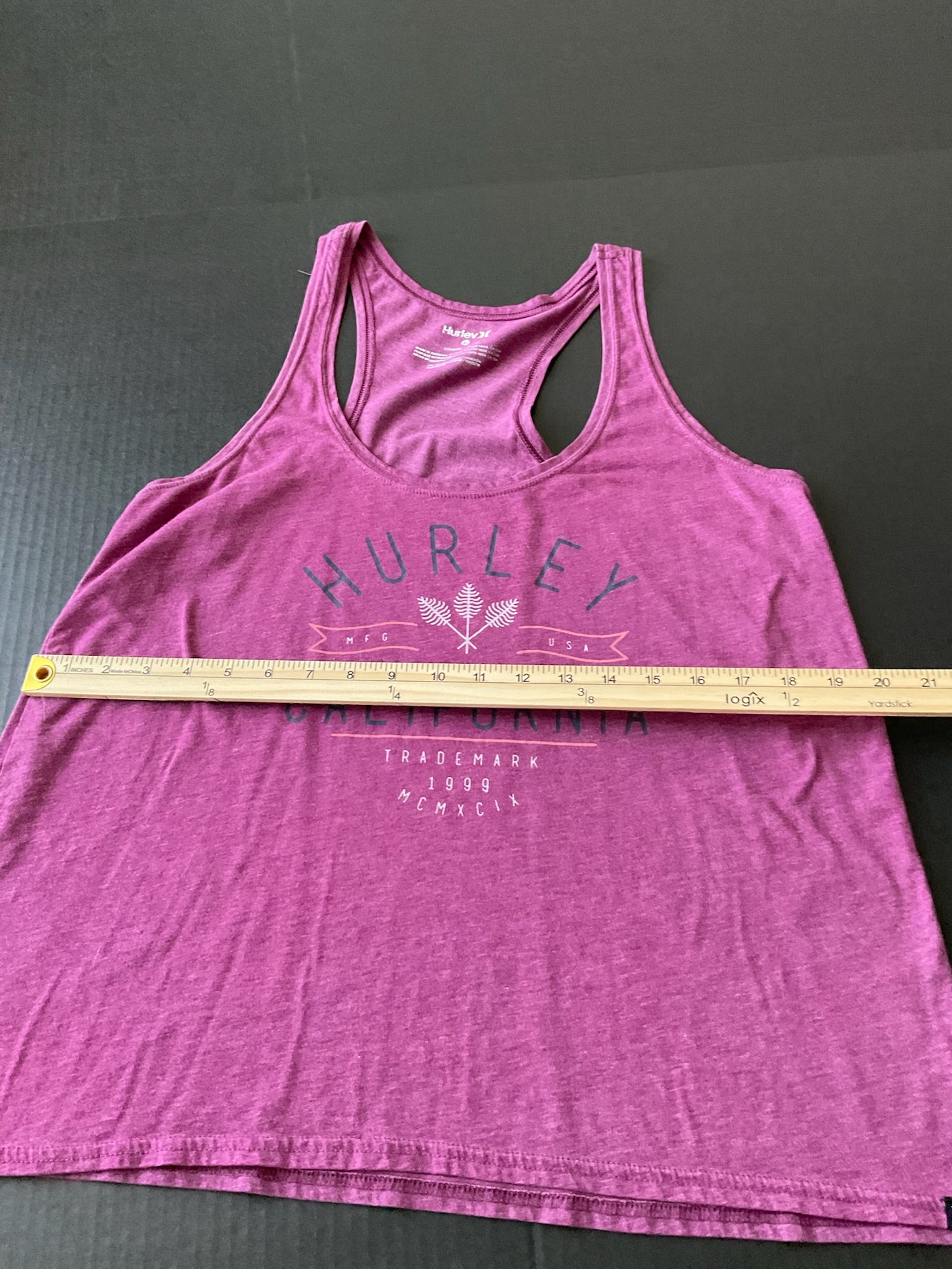 Hurley Women’s Tank Top in Burgundy (Size XL)