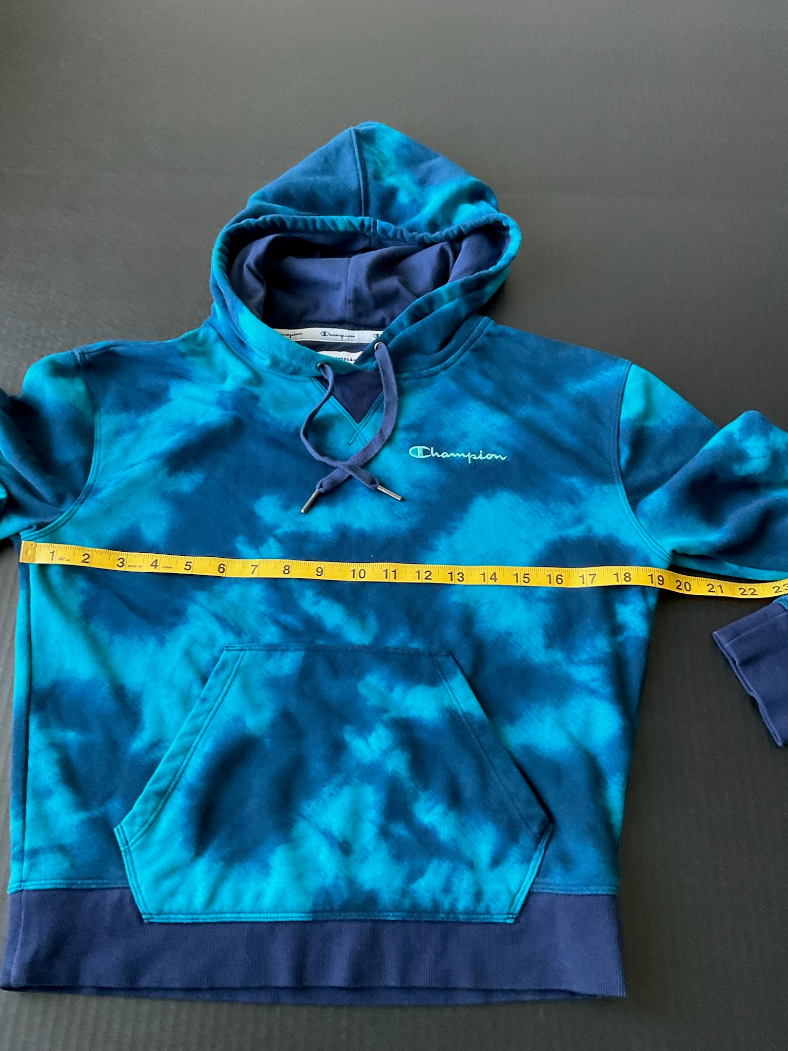 Champion Women's Long Sleeve Hoodie in Turquoise Blue Tie Die Size Small