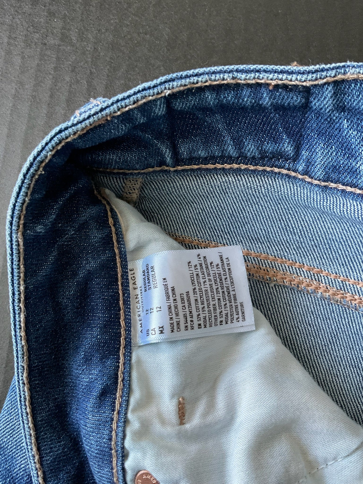 American Eagle Women's Mom Straight Leg Distressed Blue Denim Jeans Size 12