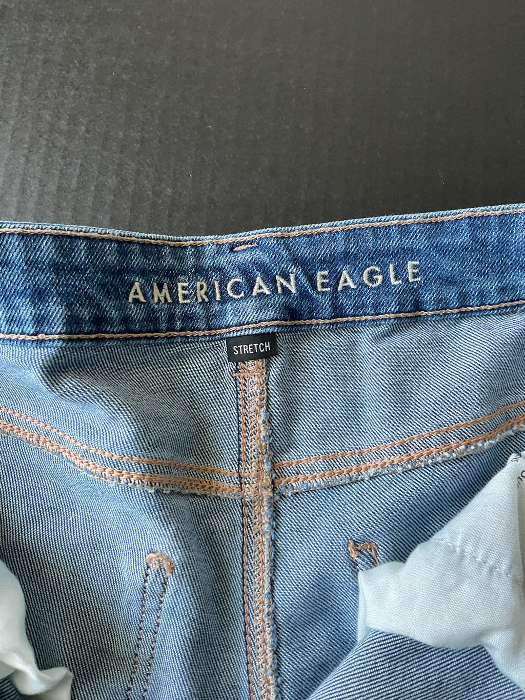 American Eagle Women's Mom Straight Leg Distressed Blue Denim Jeans Size 12
