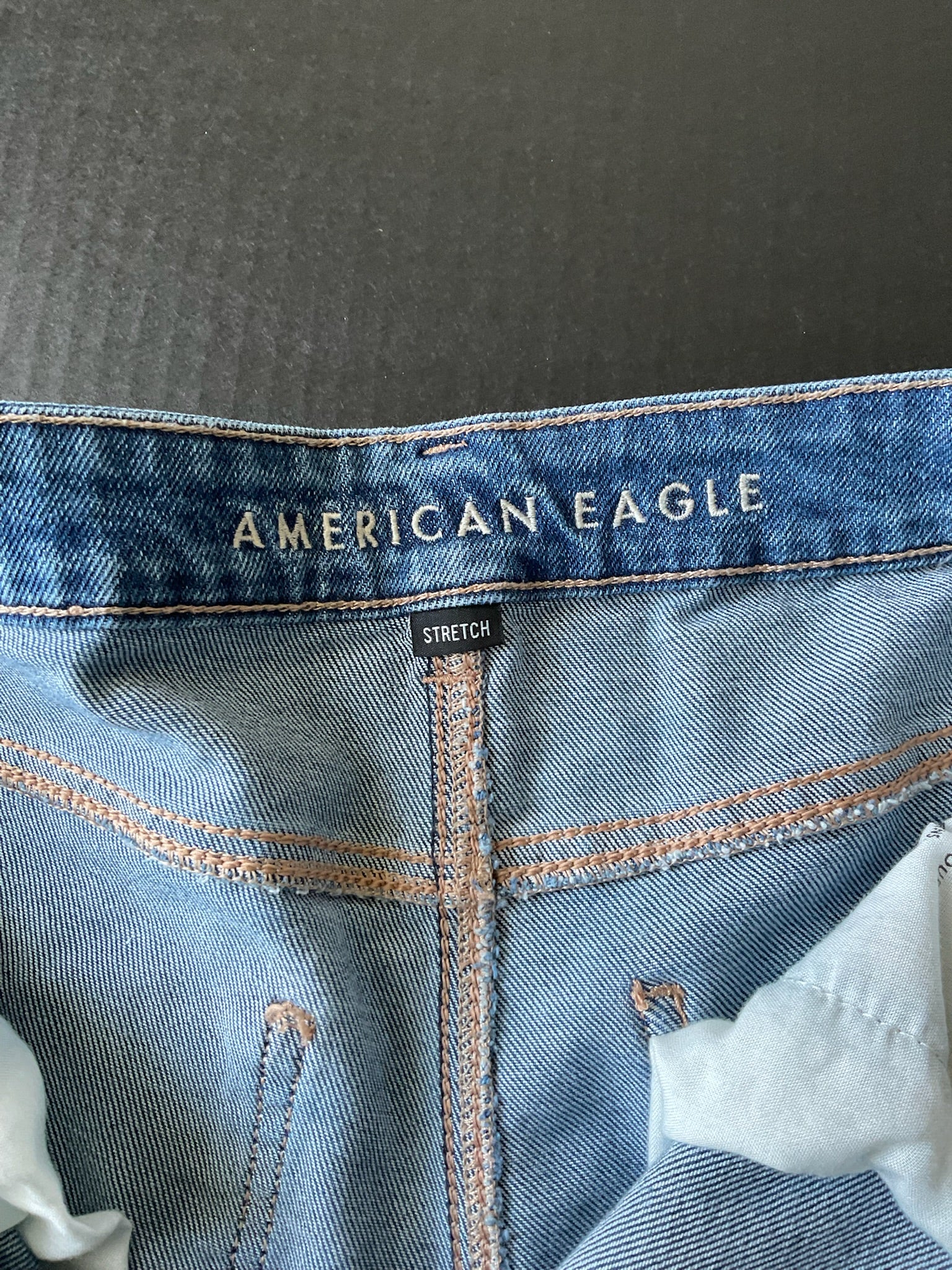American Eagle Women's Mom Straight Leg Distressed Blue Denim Jeans Size 12