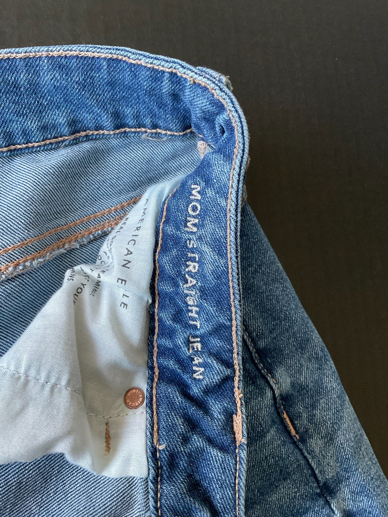 American Eagle Women's Mom Straight Leg Distressed Blue Denim Jeans Size 12