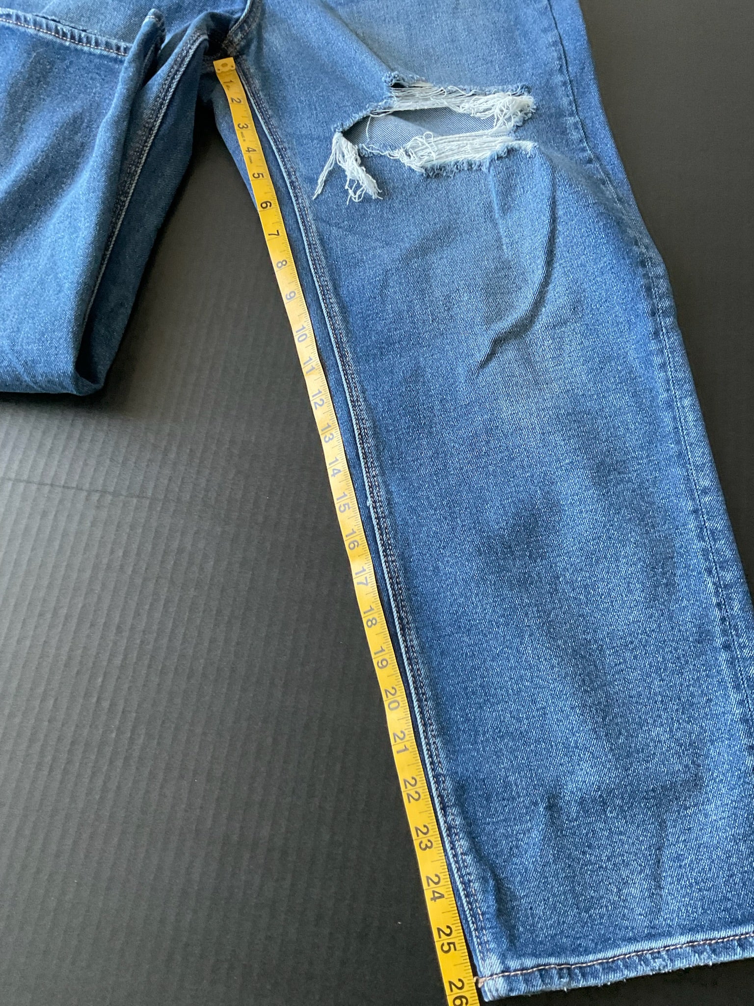 American Eagle Women's Mom Straight Leg Distressed Blue Denim Jeans Size 12