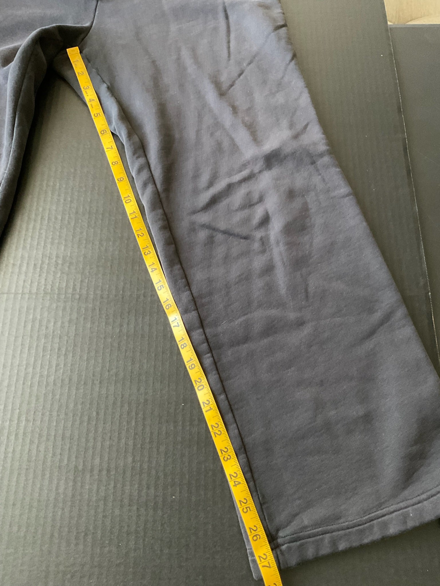 Columbia Women's Black Sweat Pants in Size Large