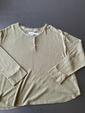 Koolaburra by Ugg Woman's Long Sleeve 3 Button shirt in Olive Green. Size XL