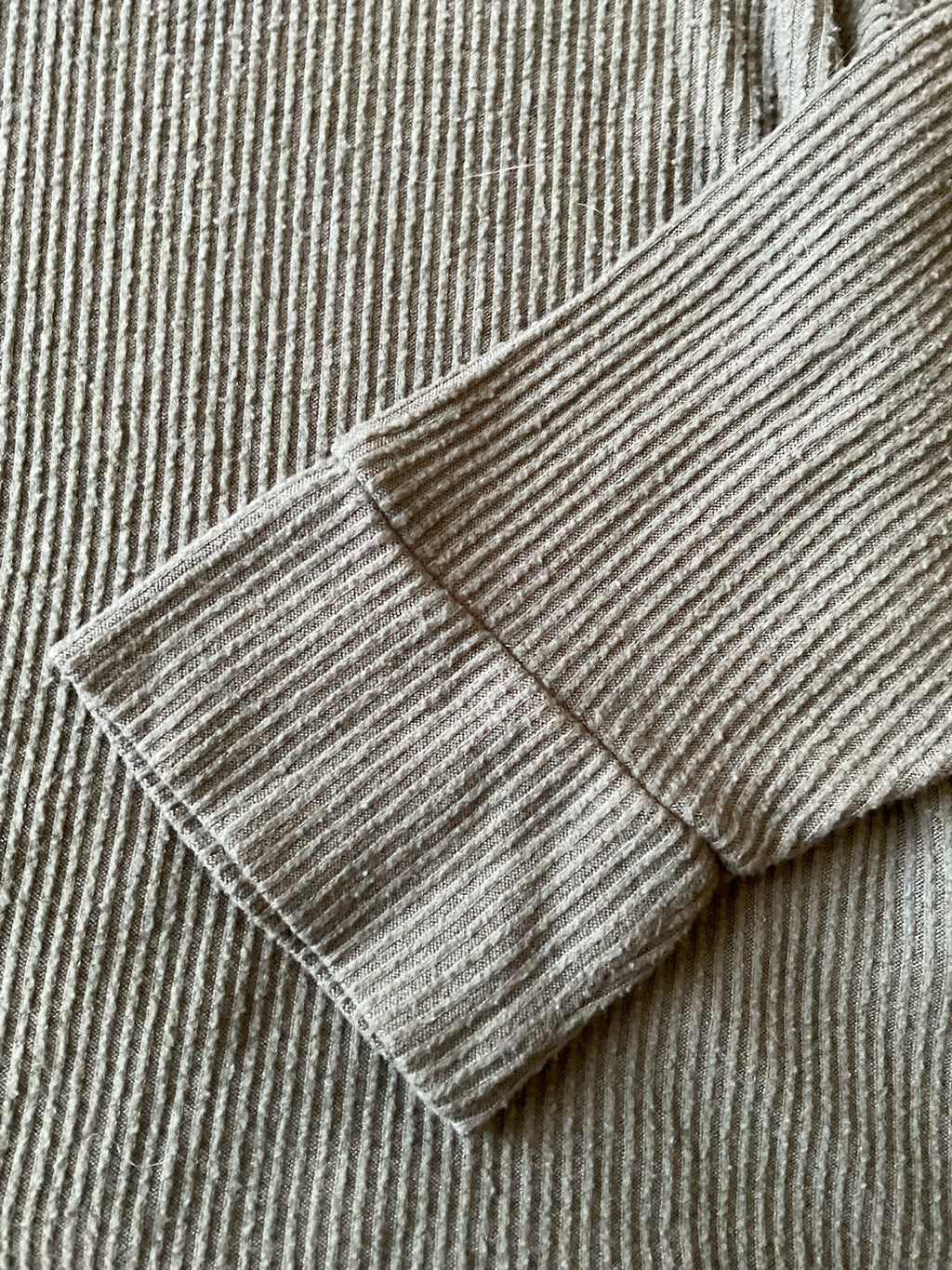 Koolaburra by Ugg Woman's Long Sleeve 3 Button shirt in Olive Green. Size XL