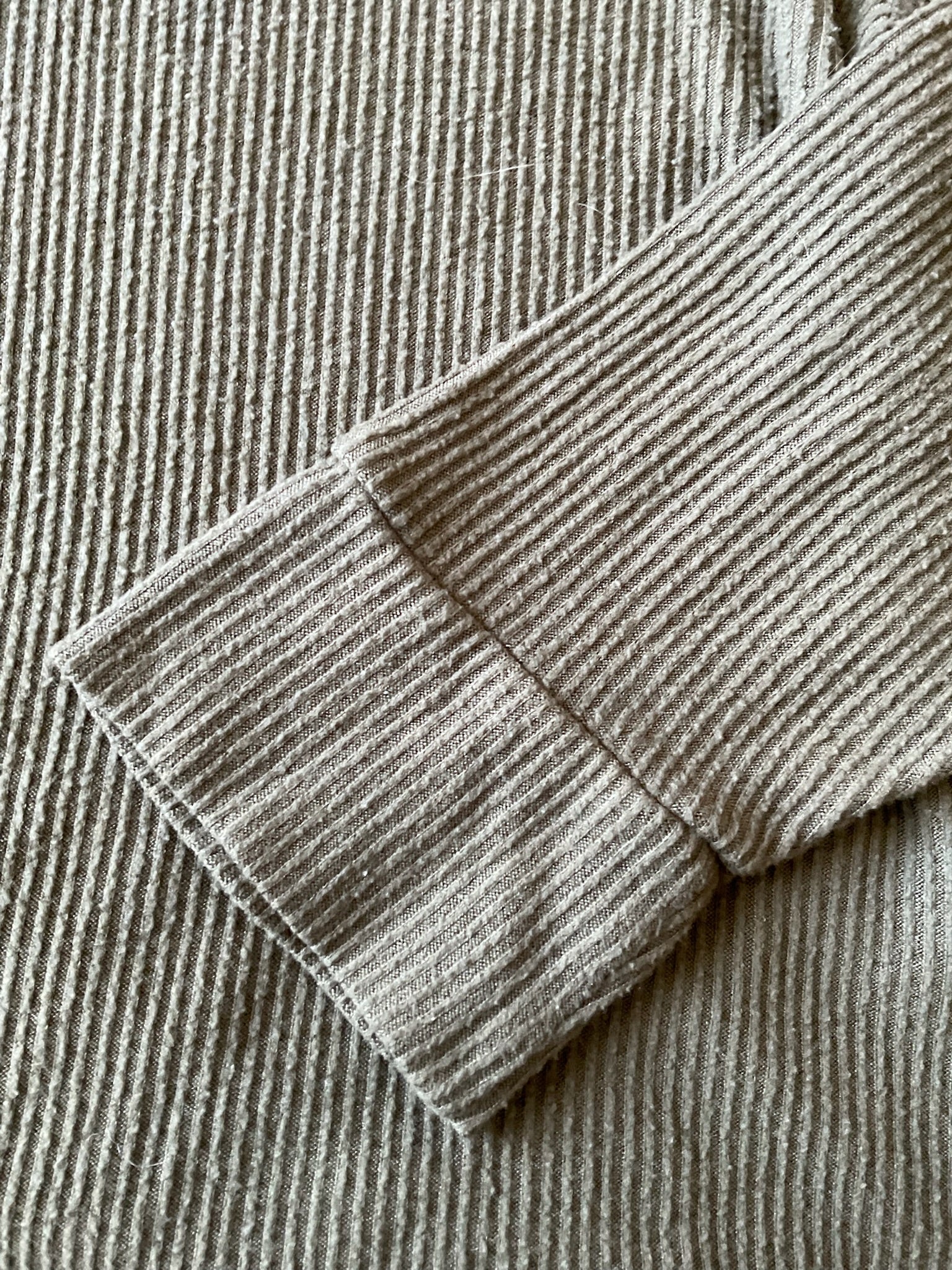 Koolaburra by Ugg Woman's Long Sleeve 3 Button shirt in Olive Green. Size XL