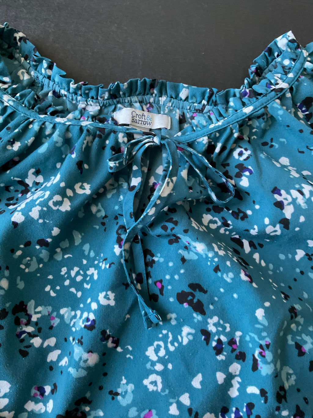 Croft Barrow Women's Green Floral printed Blouse. XX Large