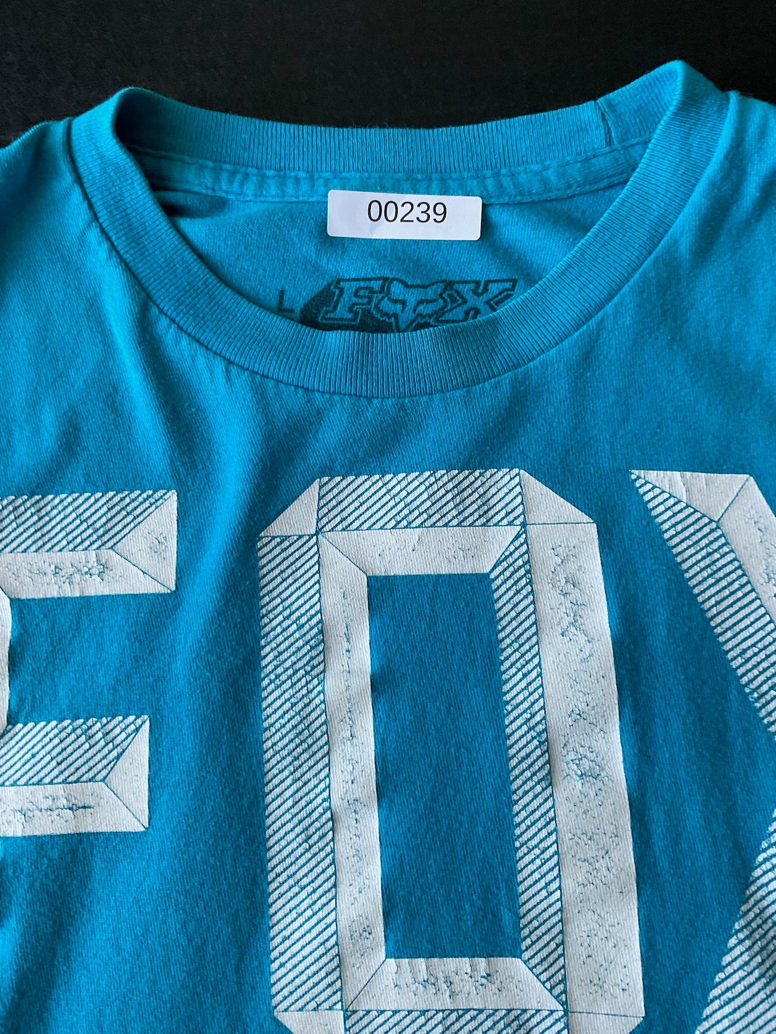 Fox Men's Short Sleeve Crew Printed T Shirt. Size Large. Blue, White Yellow.