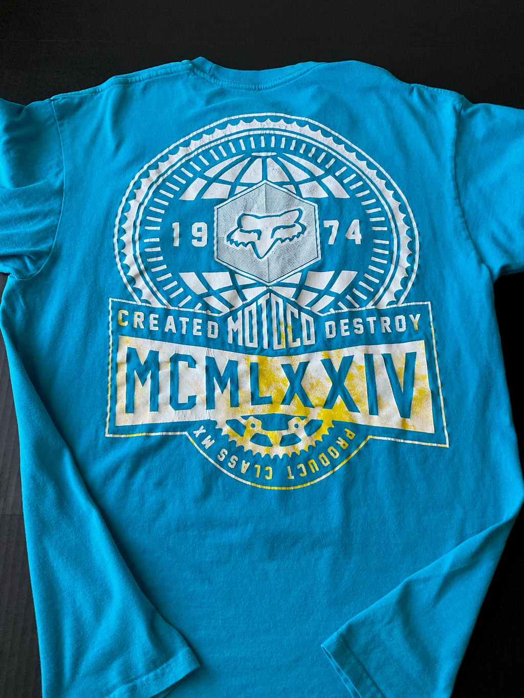 Fox Men's Short Sleeve Crew Printed T Shirt. Size Large. Blue, White Yellow.