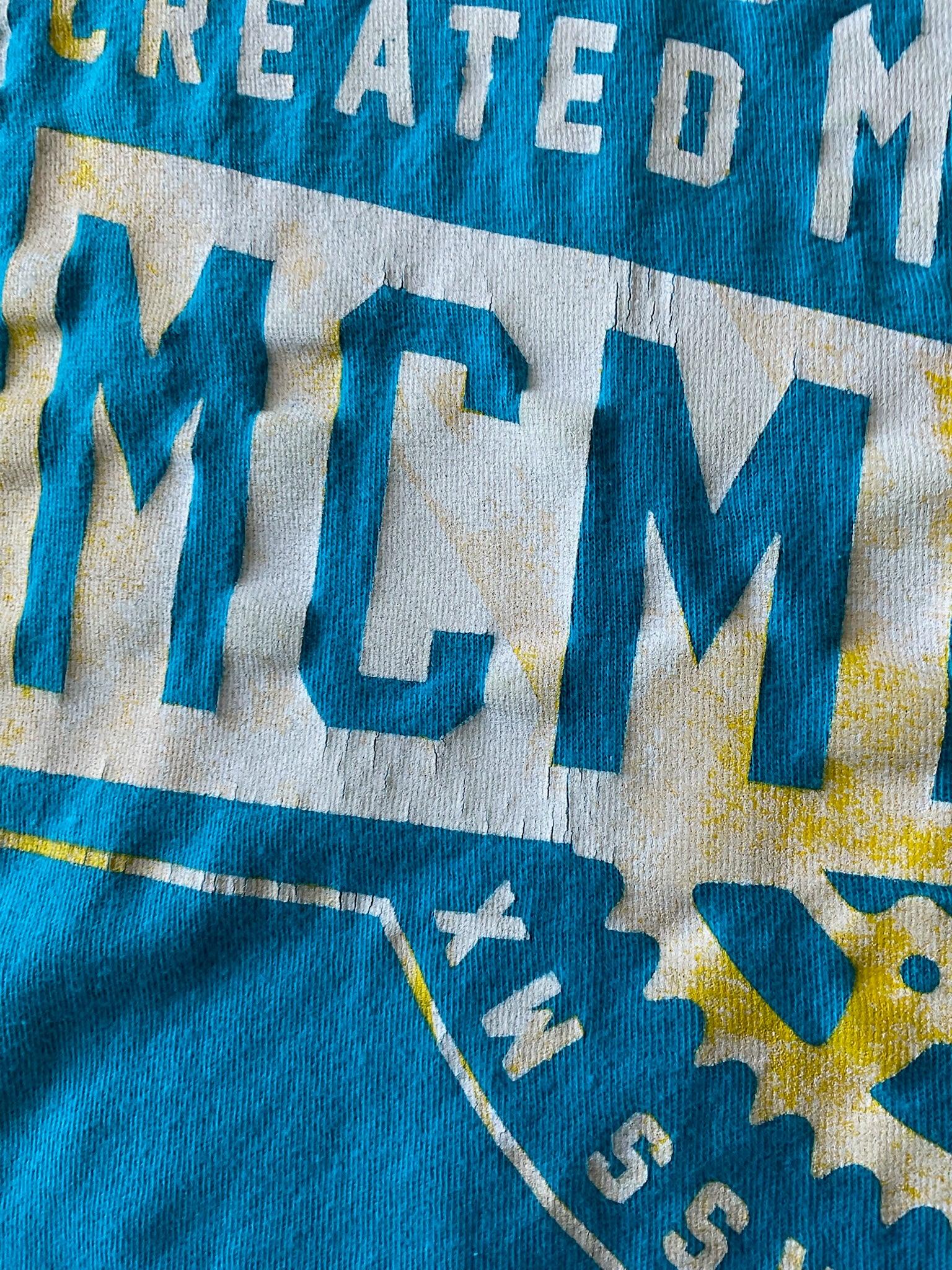 Fox Men's Short Sleeve Crew Printed T Shirt. Size Large. Blue, White Yellow.