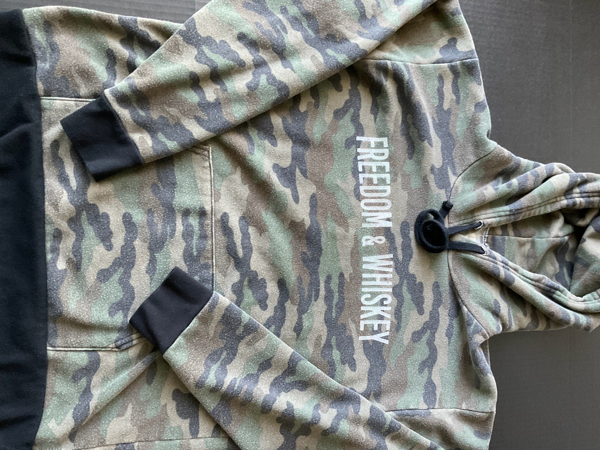 Red, White, Blue Apparel Women's Printed Freedom & Whiskey Hoodie Pullover in Camouflage. Size Large