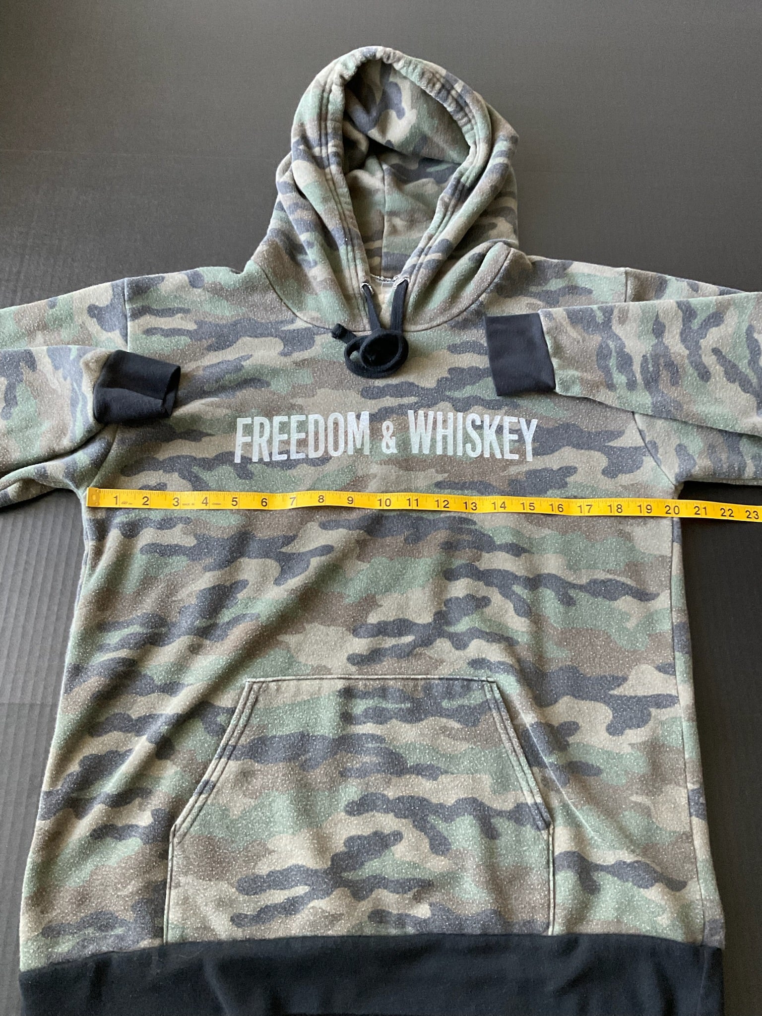 Red, White, Blue Apparel Women's Printed Freedom & Whiskey Hoodie Pullover in Camouflage. Size Large