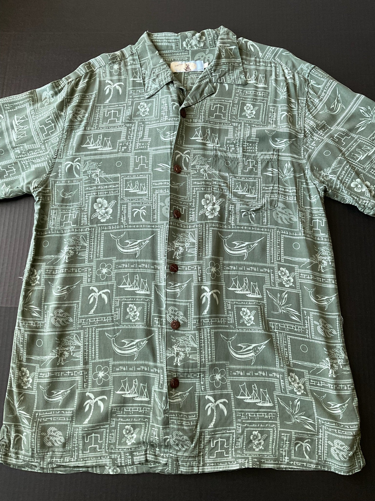 High Surf Men's Short Sleeve Button Up Hawaiian Print Green Shirt. Size Large