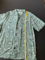 High Surf Men's Short Sleeve Button Up Hawaiian Print Green Shirt. Size Large
