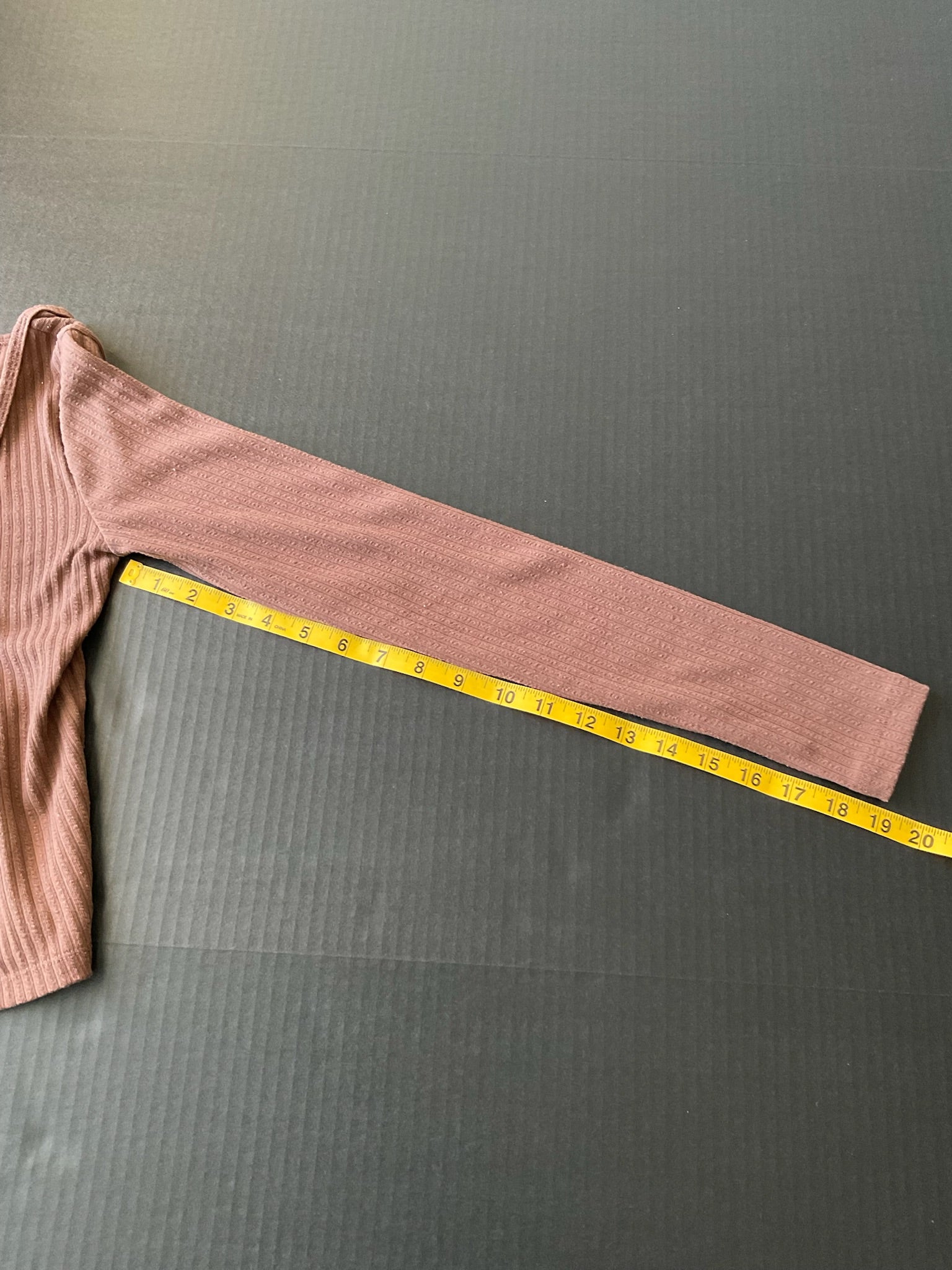 Hollister Women's Long Sleeve V Neck Zippered  Brown Ribbed Shirt. Size X Small