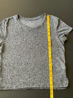 American Eagle Short Sleeve Soft and Sexy T Shirt in Gray. Size Medium