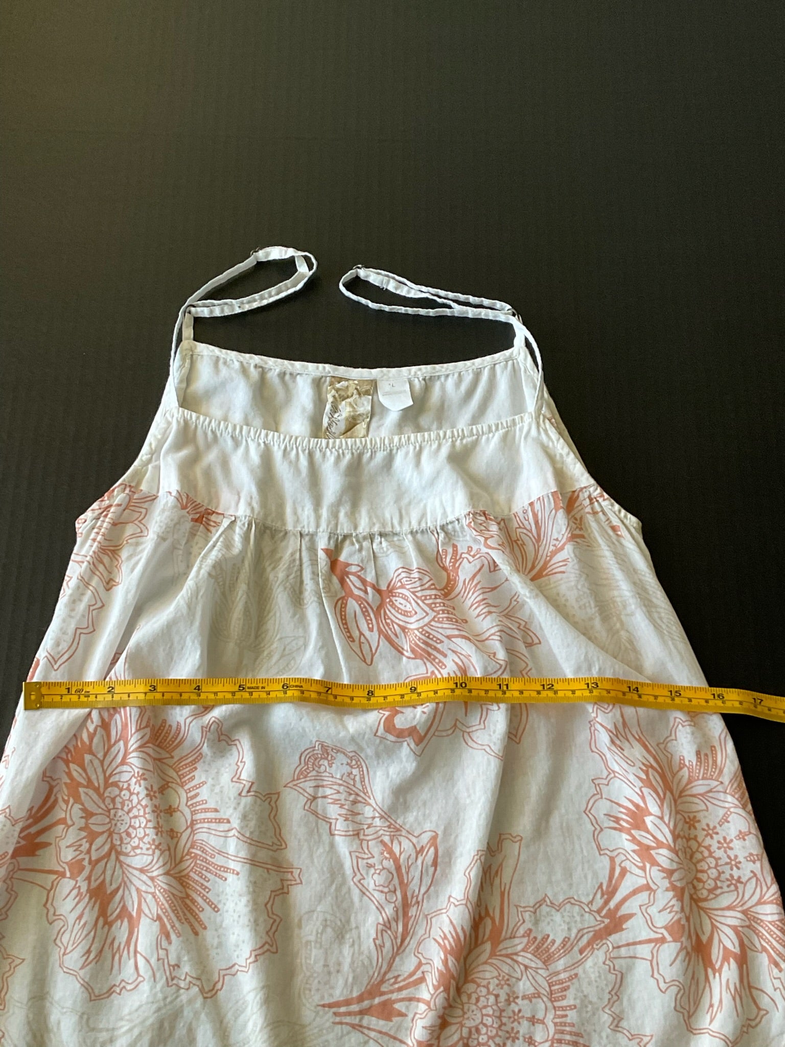 O'Neill Women's Strappy Halter Tank Blouse in White and Peach Print. Size Large
