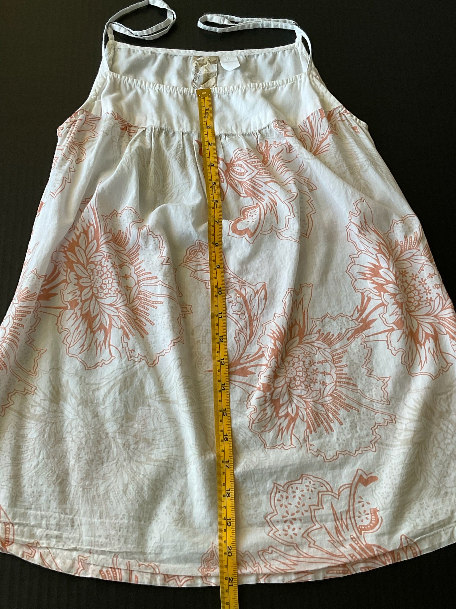 O'Neill Women's Strappy Halter Tank Blouse in White and Peach Print. Size Large