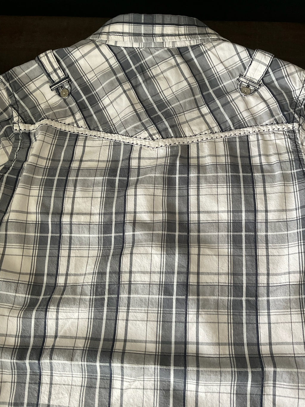 BKE Men's Plaid Button Up Shirt with Metal Buttons. Medium