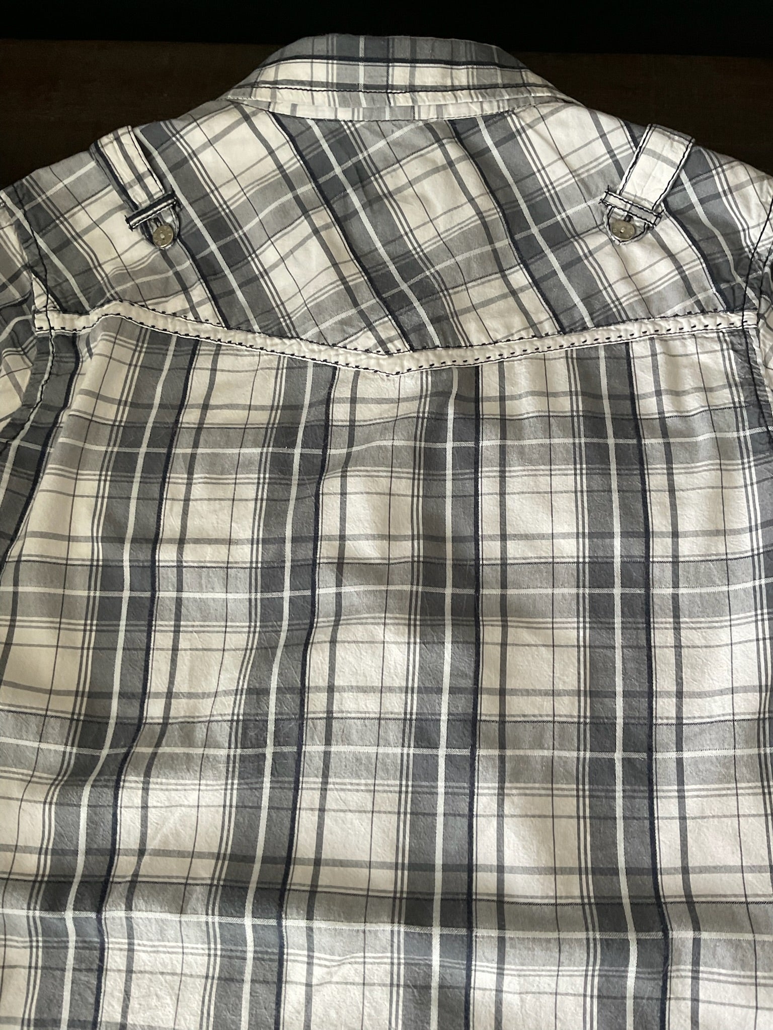 BKE Men's Plaid Button Up Shirt with Metal Buttons. Medium