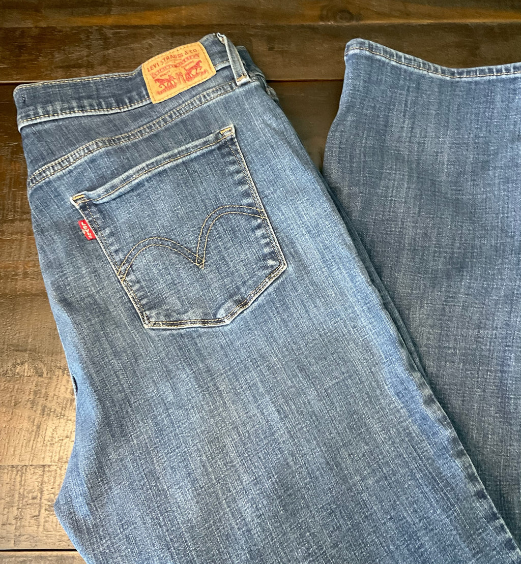 Levi's Women's Straight Leg Jeans - Medium Wash - Size 14M