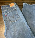 Levi's Women's Straight Leg Jeans - Medium Wash - Size 14M