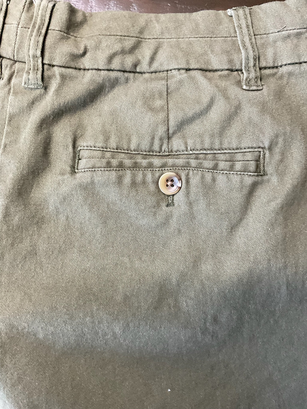 Simply Styled Women's Casual Shorts - Olive Green.  Size 6