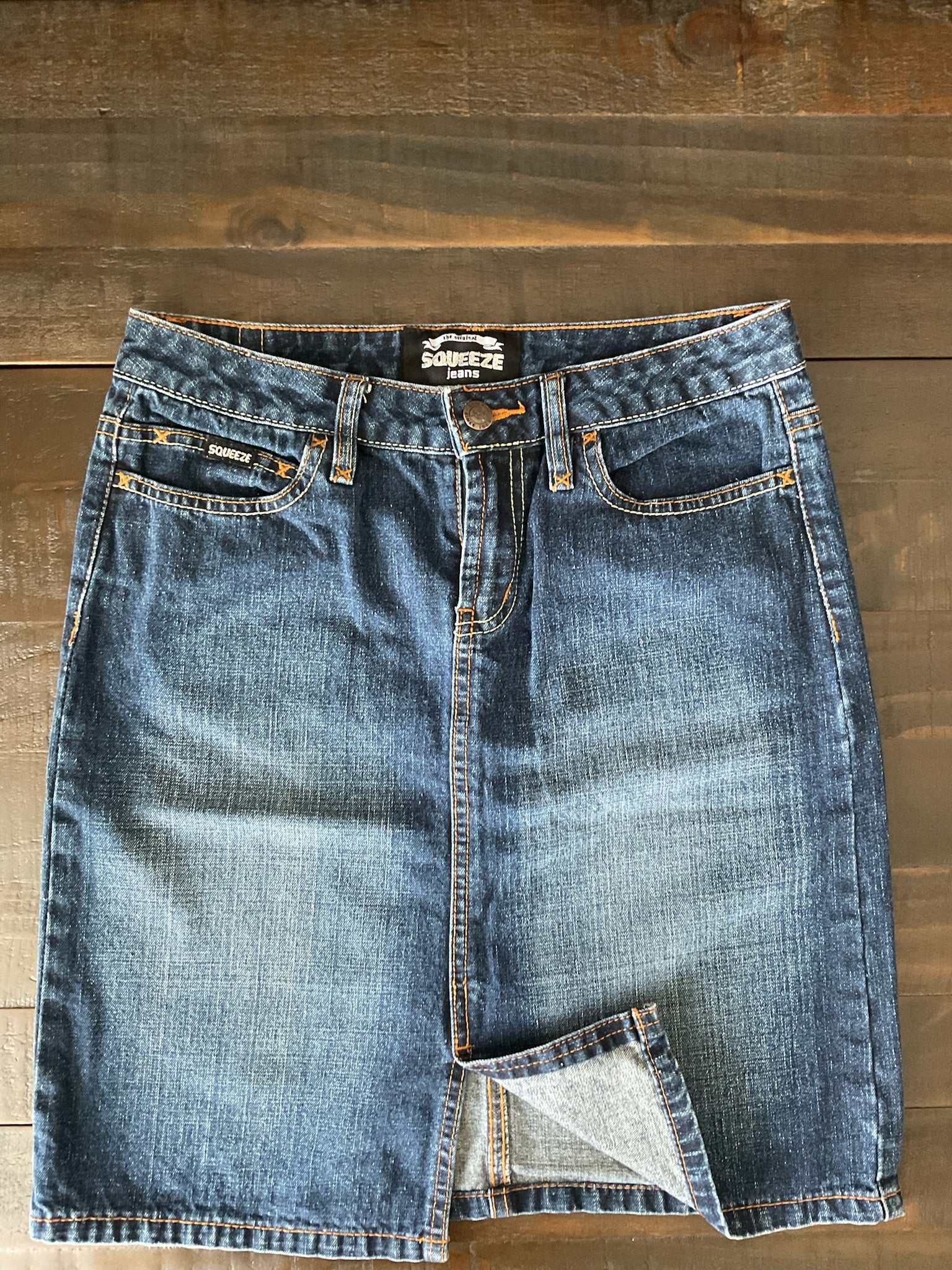 Vintage Squeeze Denim Dark Wash Mini Skirt. Size 1