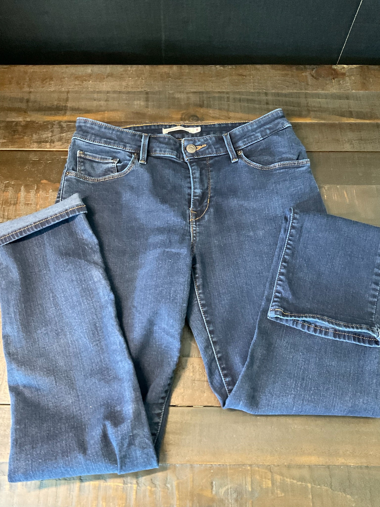 Levi's Women's Classic Mid-Rise Skinny Jeans - Deep Indigo Dark Wash - Size 8M