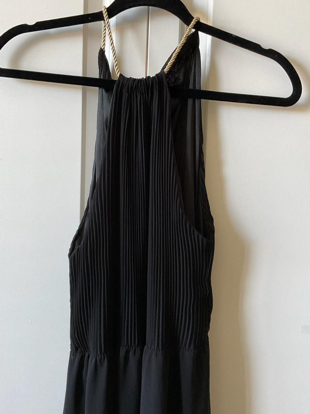 Elegant Black Floor-Length Maxi Dress with Gold Rope Halter Neck - Size Large