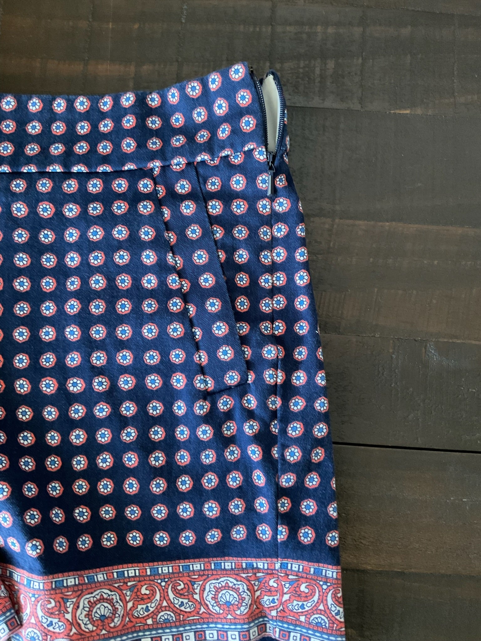 J.Crew Factory Blue Floral Chino City Fit Shorts - Size 6 (Spring 2017)