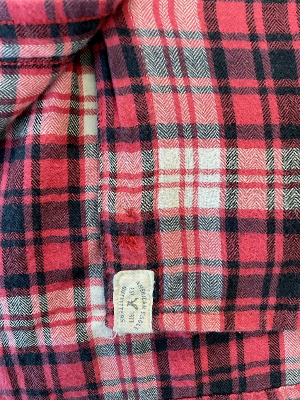 American Eagle Women's  Long Sleeve Button Up Flannel  Red  Black Plaid.  Medium