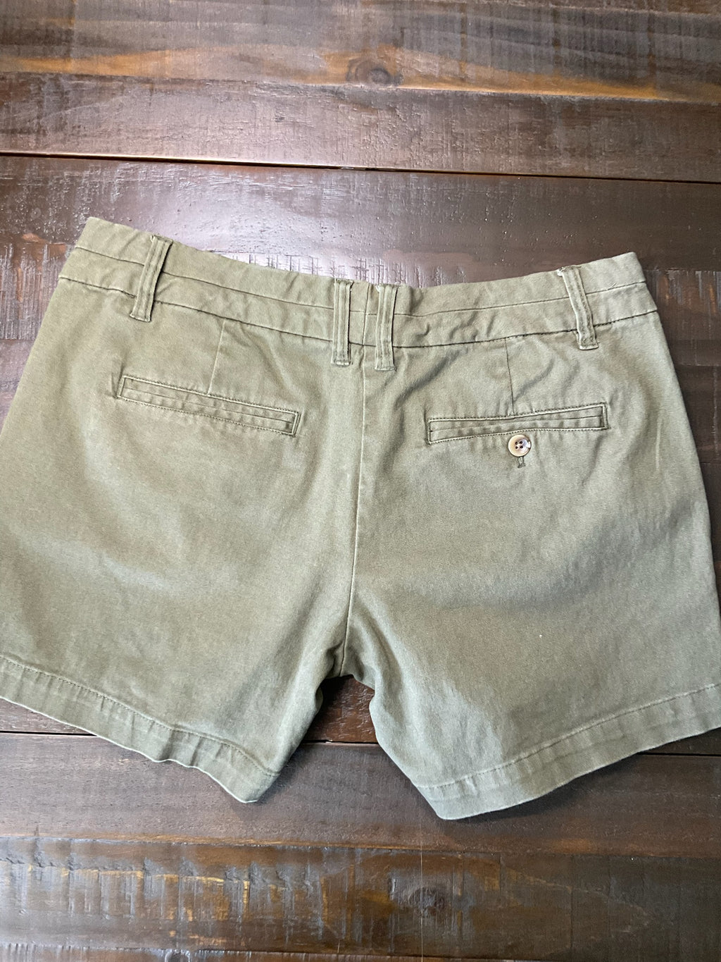 Simply Styled Women's Casual Shorts - Olive Green.  Size 6