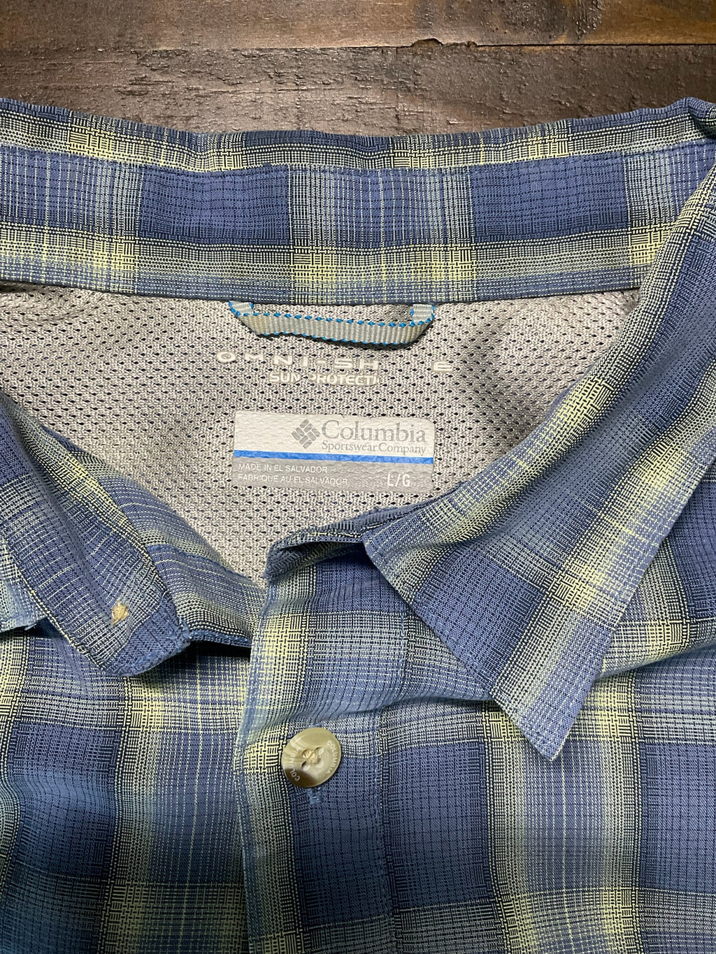 Columbia Men’s Omni Shade Short Sleeve Blue Plaid Button Up Shirt Large 