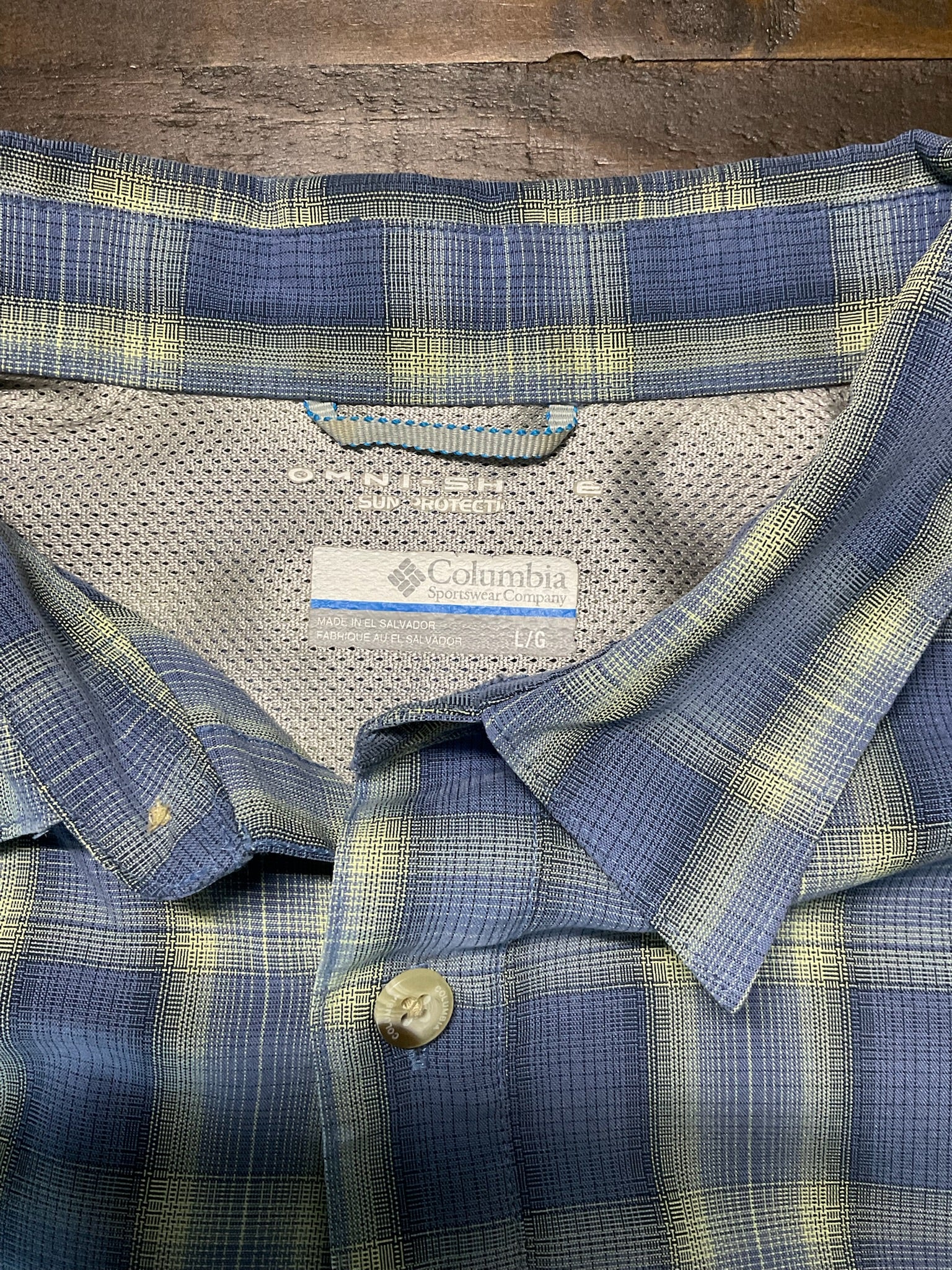 Columbia Men’s Omni Shade Short Sleeve Blue Plaid Button Up Shirt Large 